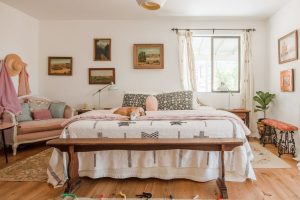 Read more about the article Eclectic Style Bedroom: Fusion of Styles for Unique Comfort
