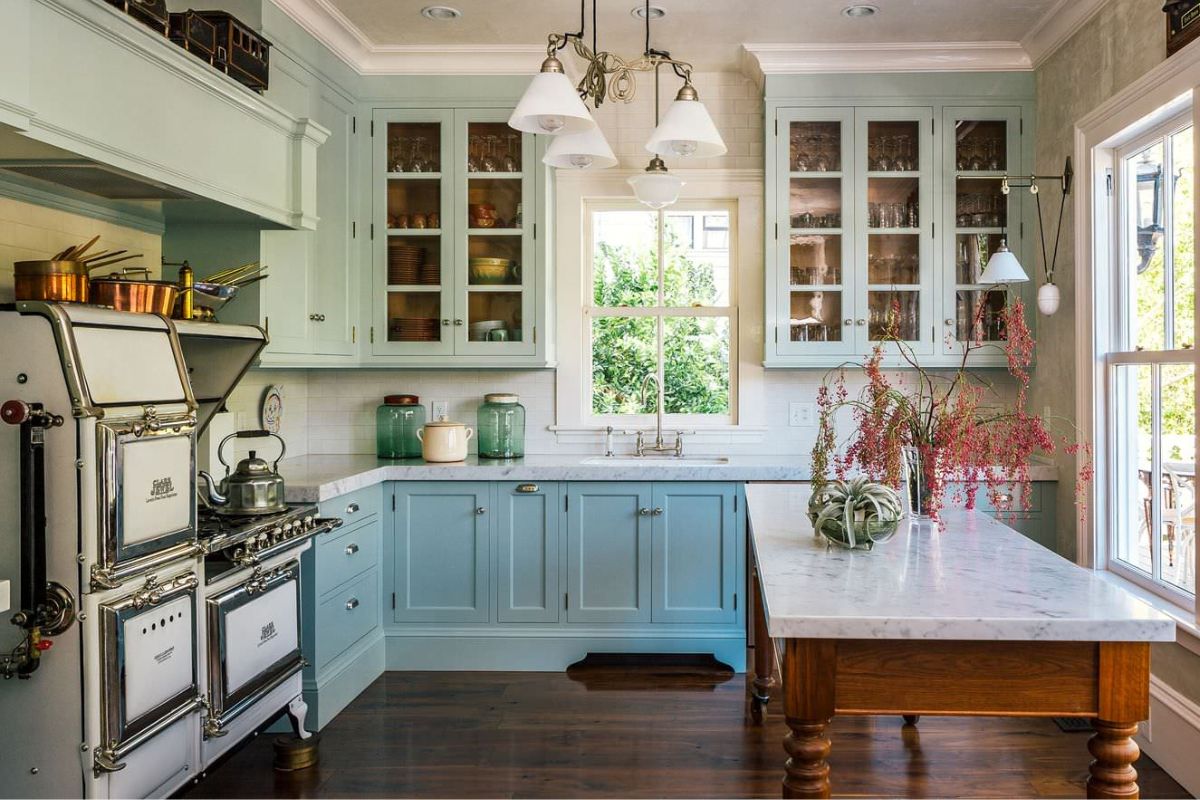 You are currently viewing Farmhouse Style Kitchen: Mixing Nostalgia with Modern Convenience