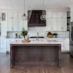 Transitional Style Kitchen: Modern Functionality with Timeless Aesthetics