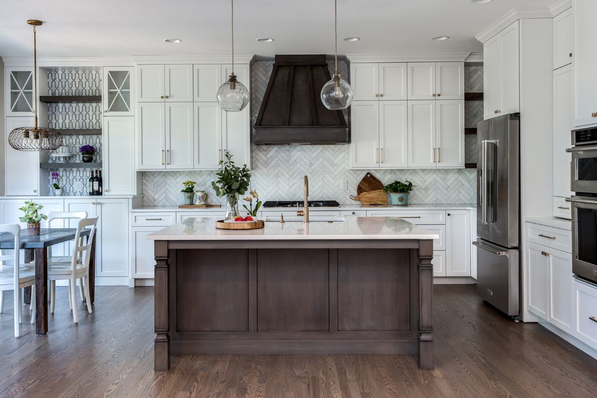 You are currently viewing Transitional Style Kitchen: Modern Functionality with Timeless Aesthetics